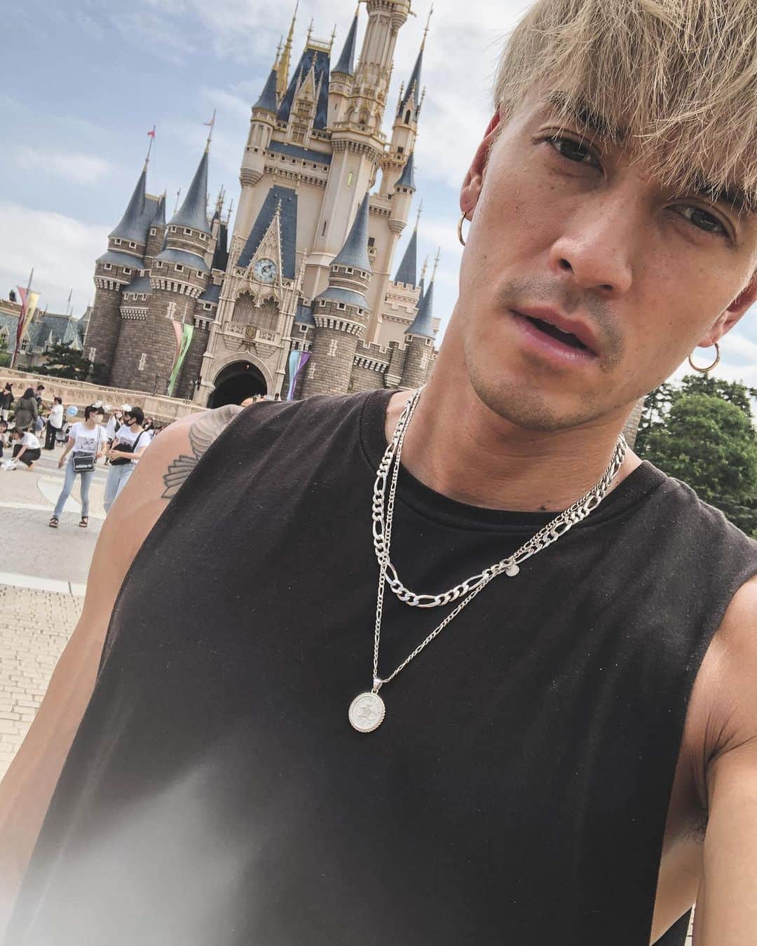 のインスタグラム：「夢の中🏰」