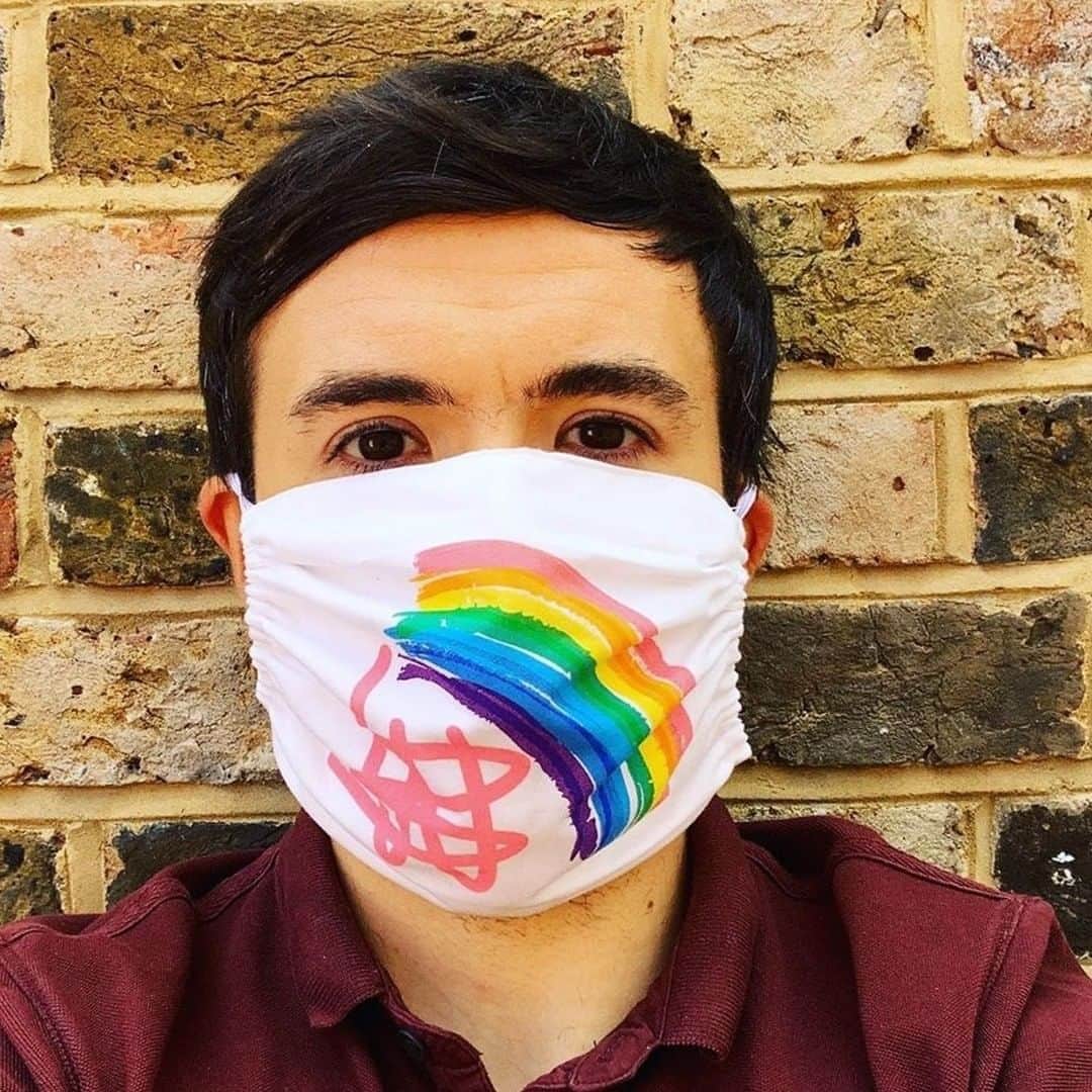 ITTF Worldさんのインスタグラム写真 - (ITTF WorldInstagram)「Where there's a 'Will', there's a way! 🙌🏻  Congratulations to @paralympicsgb_official star @willbayleytt for yet another inspiring act of kindness 🍀 His #RainbowFaceMask initiative has raised over £25,000 in charity 🌈😷👏  #StrongerTogether #ThursdayMotivation」8月27日 18時00分 - wtt
