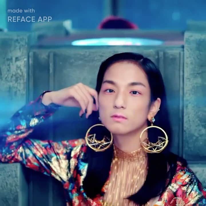 吉田ヒトシのインスタグラム：「デッカちゃんも 踊れるならばと やってみた。  アプリreface。  我ながらなかなか気持ち悪い。  笑ってしまった。  #reface #アプリ #blackpink  #吉田ヒトシ」