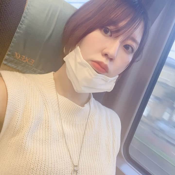 矢野冬子のインスタグラム：「今日は箱根でお仕事でした🥳 、 お風呂も最高でした🛁 、 半日くらいの滞在だったけど めっちゃ満喫できた！！！笑笑 、 告知は後日します！！ お楽しみに🥳！！！！！ 、」