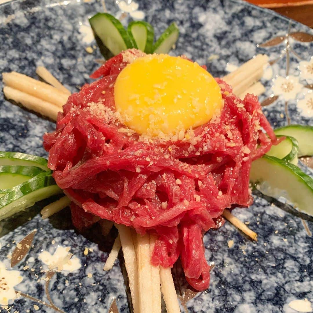Eat With Steph & Coのインスタグラム：「@tohbang.restaurant One of my favourite Korean restaurants in London! This Yukhoe 😍@eatouttohelpoutldn #korean restaurant #yukhoe #toplondonrestaurants 📷: @mchan4b」