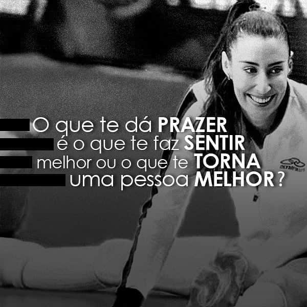 シェイラ・カストロのインスタグラム：「E aí, você é daquelas que busca se SENTIR uma pessoa melhor ou se TORNAR uma pessoa melhor?」