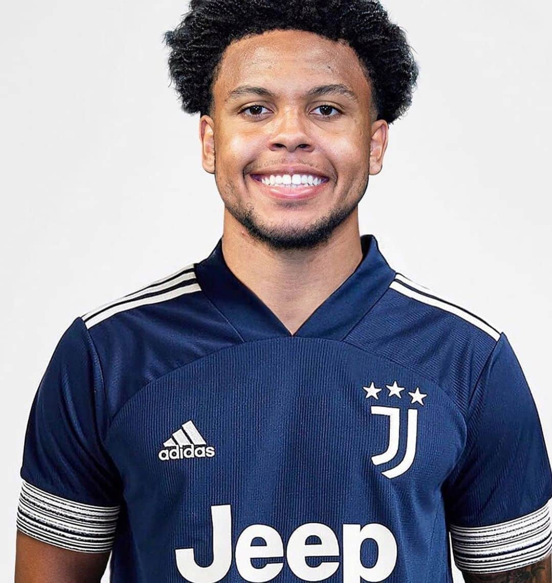 ポール・ポグバさんのインスタグラム写真 - (ポール・ポグバInstagram)「È arrivato a Torino @west.mckennie 😍  Che VOTO date a questa operazione di mercato? 👇  (3,5 Mln per il prestito + 18 Mln per il diritto di riscatto)  #Juve #McKinnie」8月28日 4時23分 - juvefanpage