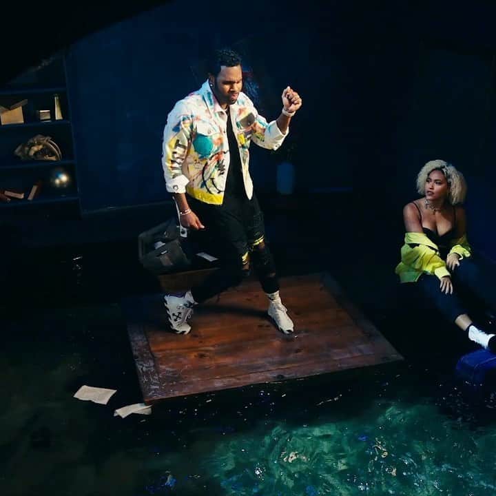 ジェイソン・デルーロのインスタグラム：「Take You Dancing official music video OUT NOW」