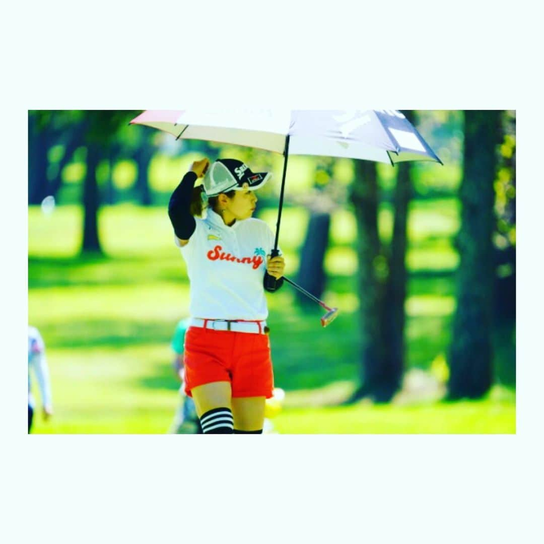 青山加織さんのインスタグラム写真 - (青山加織Instagram)「☆ newウェア @delsolgolf  夏らしいオレンジカラー🍊 ショートパンツは好きなアイテムです💕 #デルソルゴルフ  #delsolgolf」8月27日 20時19分 - kaoriaoyama_official