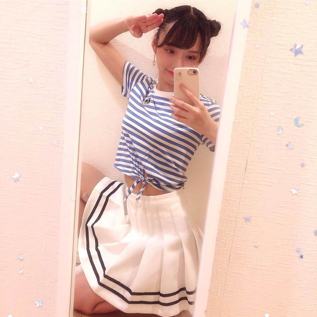 のインスタグラム：「🐬⚓️💙 #옷스타그램 #패피 #패션스타그램 #코디스타그램 #멋스타그램 #오오티디 #데일리룩 #데일리코디 #데일리패션 #전신샷 #全身鏡 #全身コーデ #夏コーデ #マリンコーデ #マリンスタイル #ボーダーコーデ #韓国コーデ #韓国ファッション #韓国スタイル #韓国好きな人と繋がりたい #お洒落さんと繋がりたい #おしゃれさんと繋がりたい #ファッション好きな人と繋がりたい #japanesegirl #kpopidol #kpopfashion #marinestyle #hm #fashiongram #instafashion」