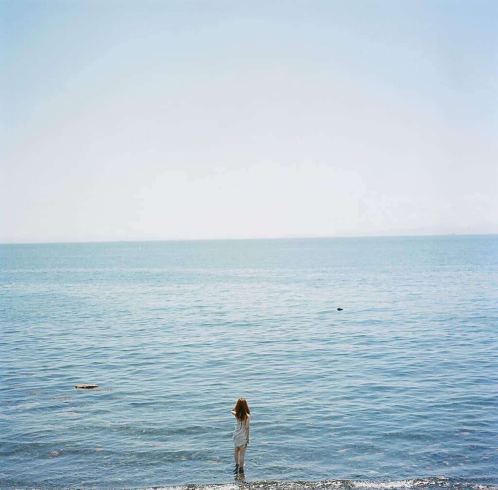 高橋伸哉さんのインスタグラム写真 - (高橋伸哉Instagram)「夏って、大海原と向き合いながら時を重ねて、自身もおおらかな気持ちで過ごせるよう向き合うような場所だったりするよね。海のように雄大であれ。 . . #海があるから #reco_jp」8月27日 20時27分 - t.1972