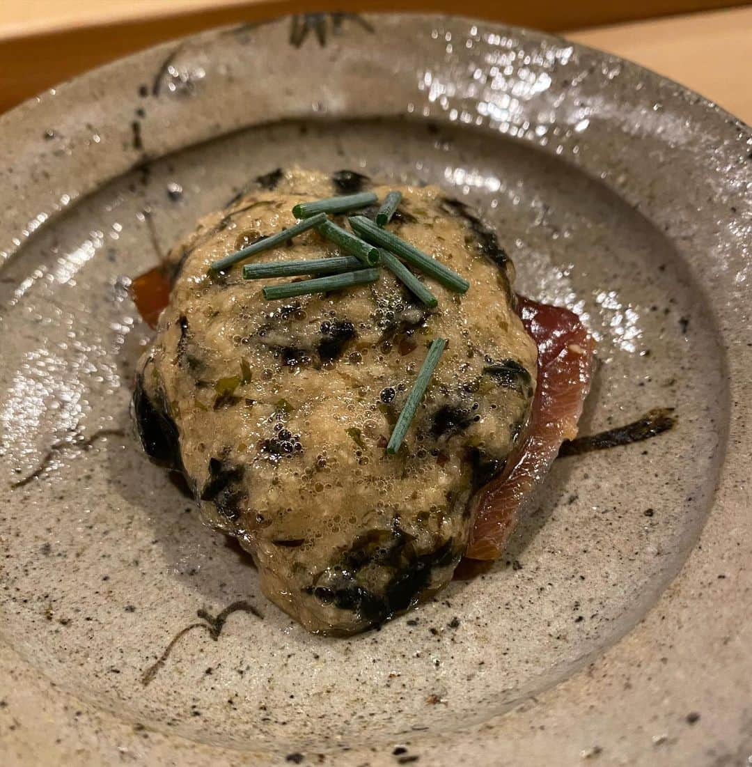 望月未来さんのインスタグラム写真 - (望月未来Instagram)「お寿司😍 睦月さんは、ほんとーに 美味しい🌟 #睦月 #ミシュラン #予約困難店 #知多 #お寿司 #愛知寿司 #お鮨」8月27日 20時41分 - mochizukimirai