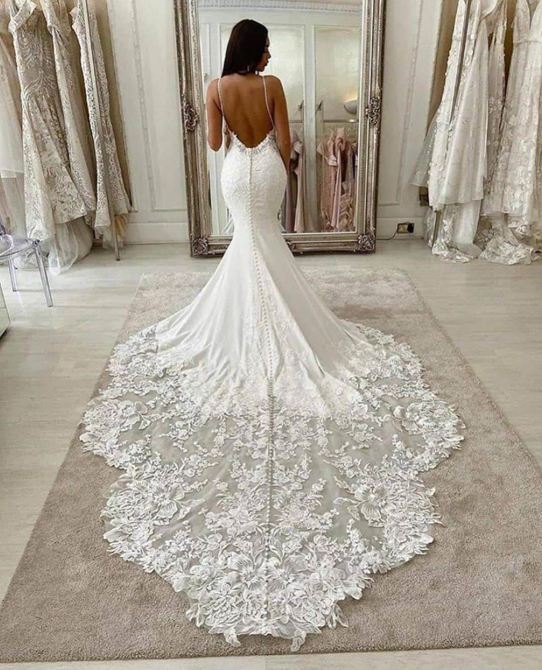 Wedding ?さんのインスタグラム写真 - (Wedding ?Instagram)「Which one? 1-6? ♥️ . . . . . . . . .  #dress  #vestido #weddingdecor #decoracaocasamento  #wedding #bride #bridetobe #noiva  #vestidodenoiva #weddingdress #weddinggown  #casamento #honeymoon #luademel #destinationwedding #weddingideasbrides」8月27日 20時42分 - weddingideas_brides