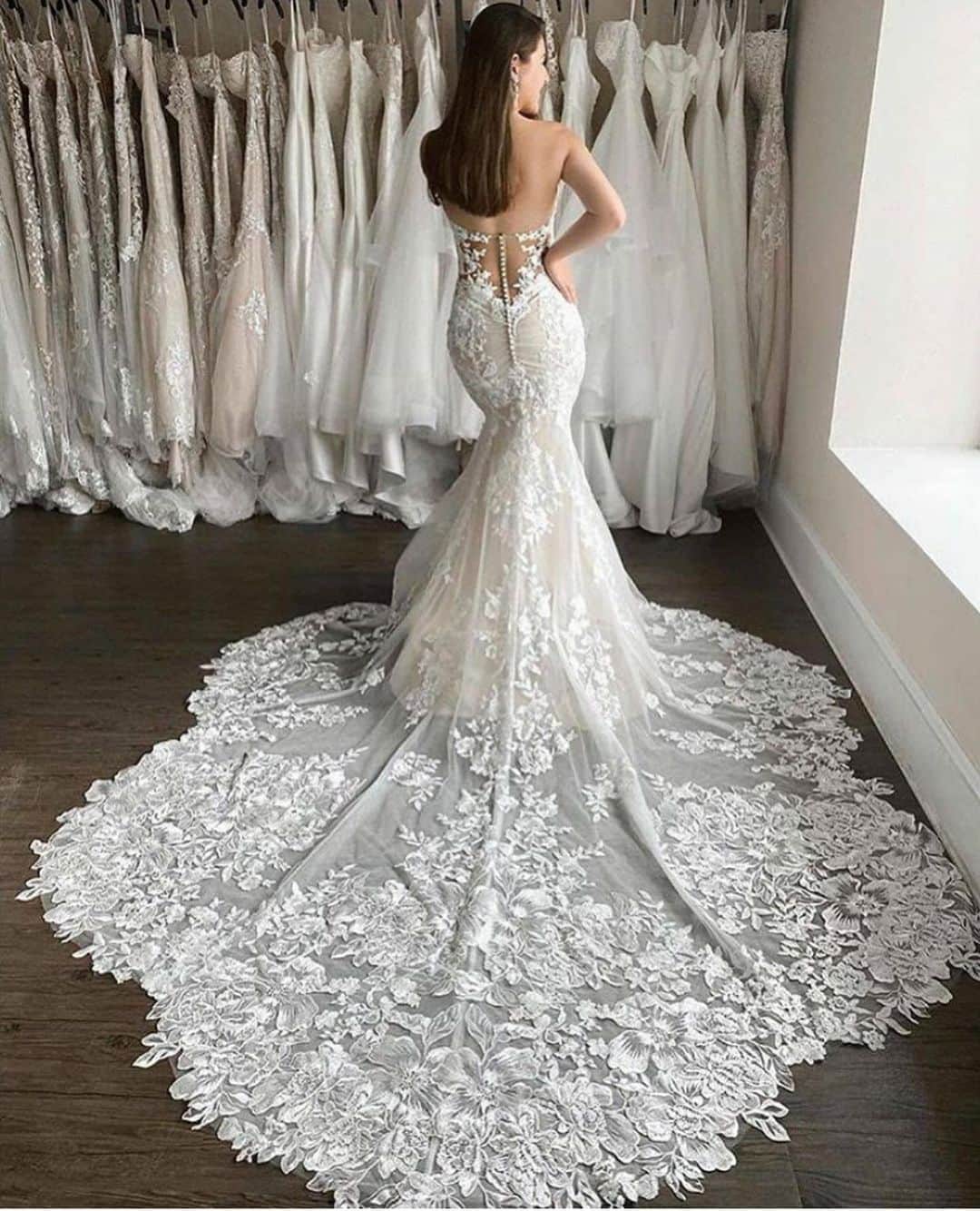 Wedding ?さんのインスタグラム写真 - (Wedding ?Instagram)「Which one? 1-6? ♥️ . . . . . . . . .  #dress  #vestido #weddingdecor #decoracaocasamento  #wedding #bride #bridetobe #noiva  #vestidodenoiva #weddingdress #weddinggown  #casamento #honeymoon #luademel #destinationwedding #weddingideasbrides」8月27日 20時42分 - weddingideas_brides