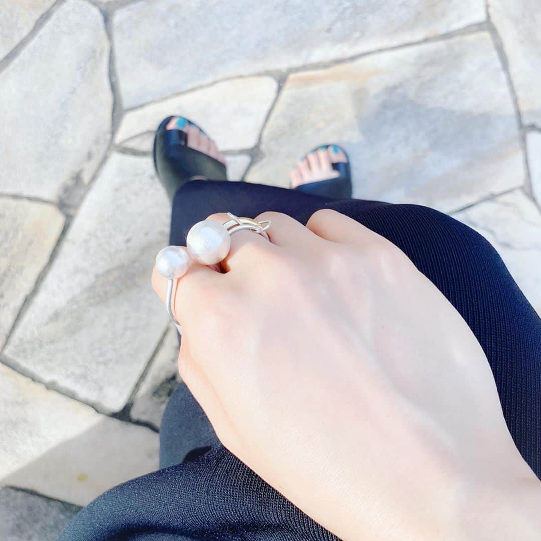 aiaiのインスタグラム：「silverのボールリング。 コーデのアクセントに。 @ops_accessory  #手元くら部  #手元コーデ  #手元倶楽部  #シルバーアクセサリー  #シルバーリング  #silver  #silveraccessory  #silverring  #リング #ring」