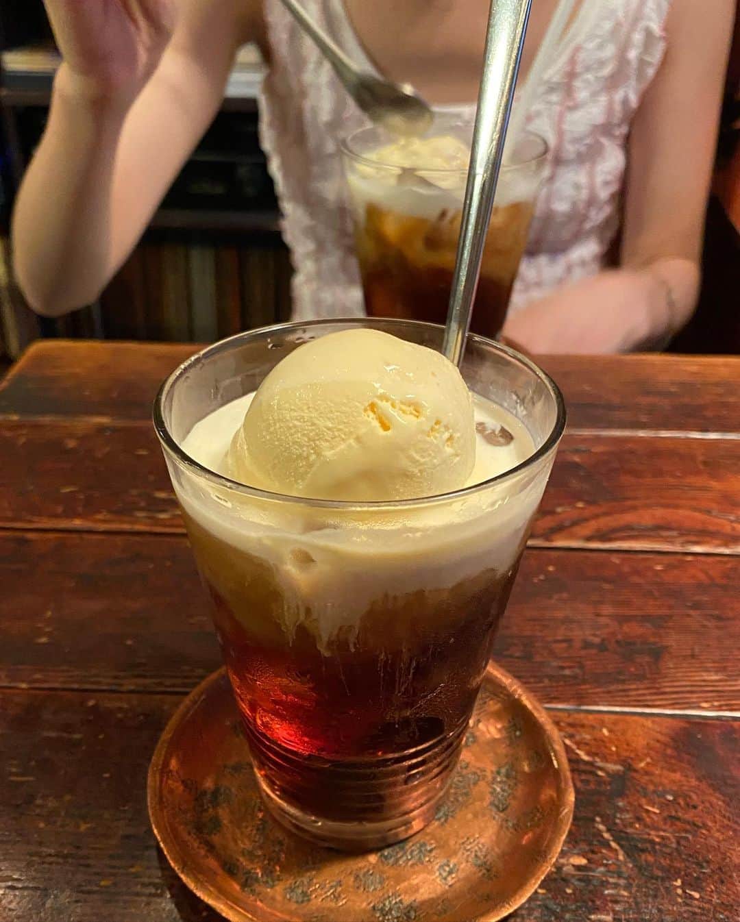柴田紗希さんのインスタグラム写真 - (柴田紗希Instagram)「パフェを食べに行く予定が完売していたので、コーヒーフロート☕️🍦 大満足☺︎☺︎☺︎」8月27日 20時44分 - shibasaaki