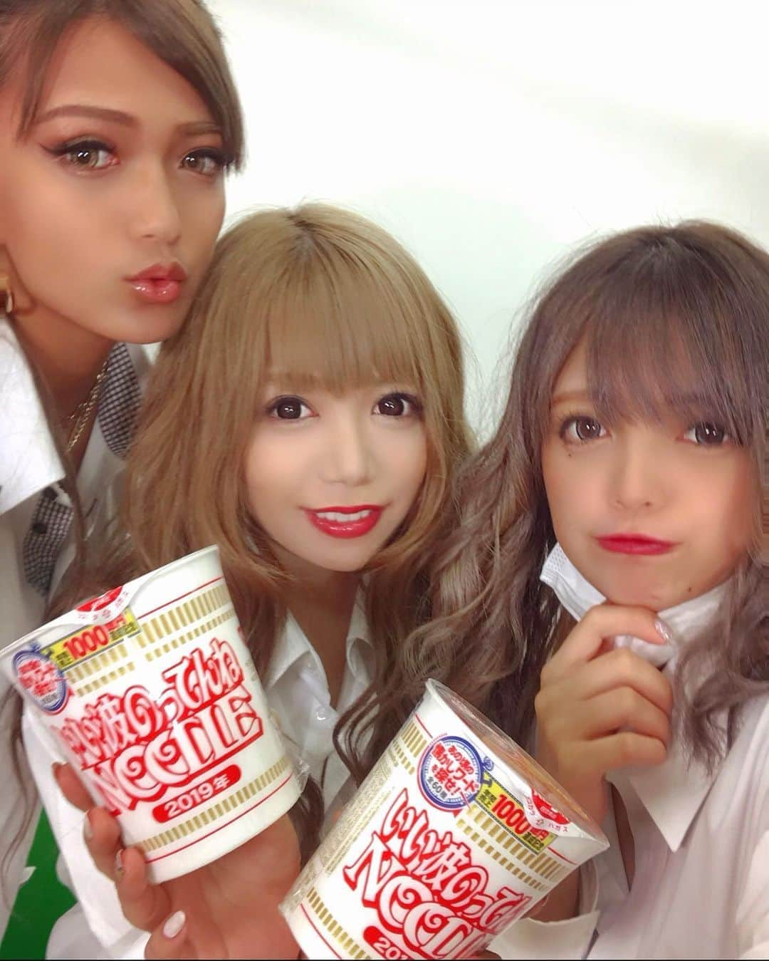 橘咲良さんのインスタグラム写真 - (橘咲良Instagram)「いい波のってんねヌードル🍜 @serinorina  @saaachimu1123  #いい波のってんね  #ヌードル  #キングラビッツ #橘咲良」8月27日 20時45分 - tachibanasakuradazo