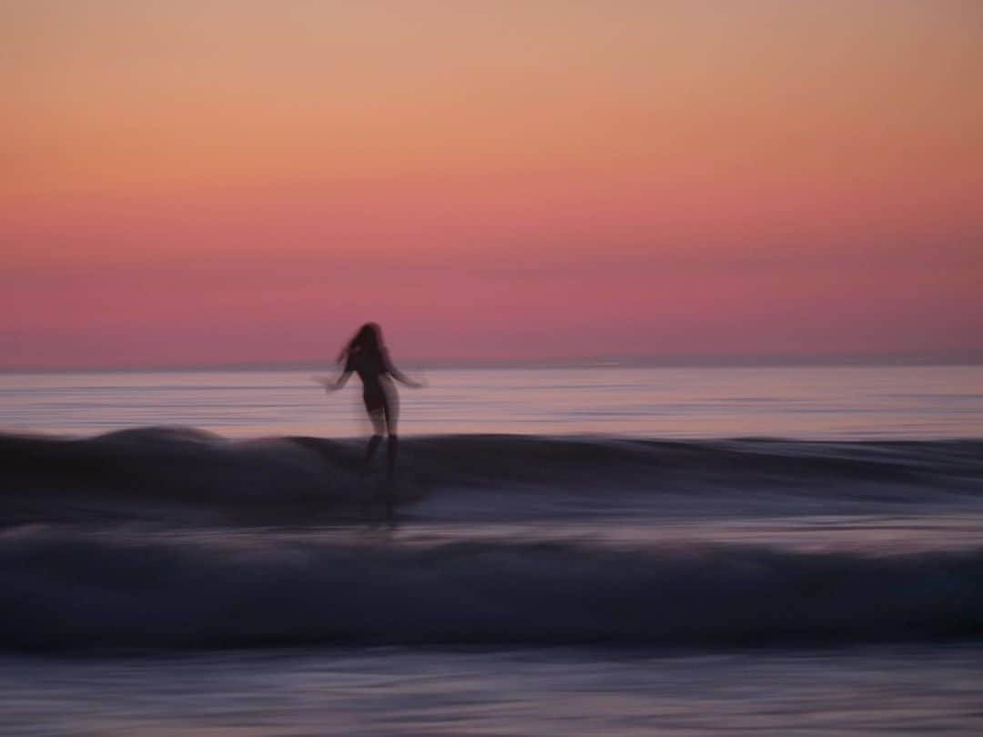 田岡なつみさんのインスタグラム写真 - (田岡なつみInstagram)「🕊  #surfing#chiba#torami#longbaord」8月27日 20時56分 - natsumitaoka