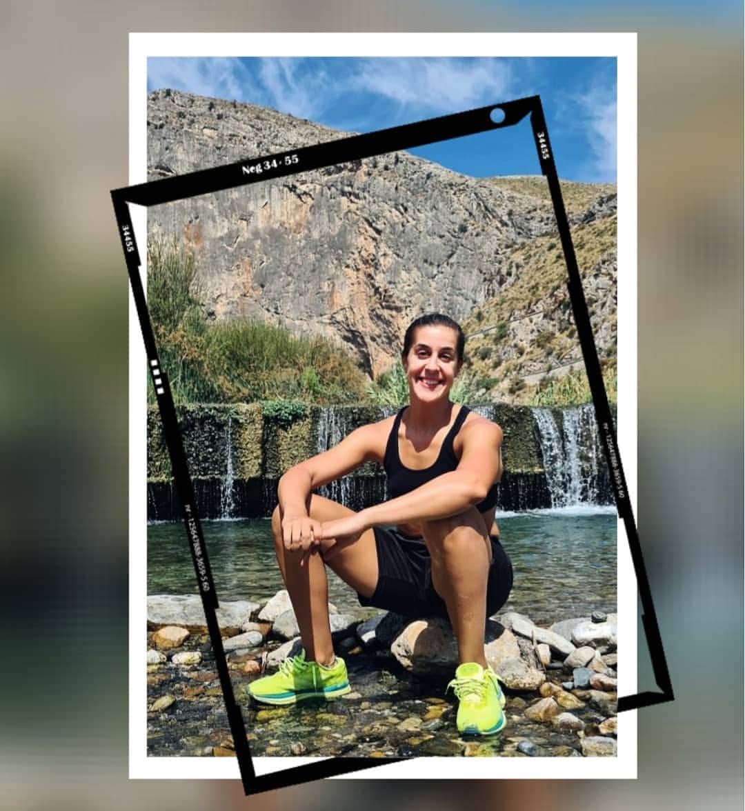 キャロリーナ・マリンのインスタグラム：「ＮＡＴＵＲＥ ⛰️ ☘️⠀ ⠀⠀ #PuedoPorquePiensoQuePuedo #badminton #nature #summer #mountains #love」