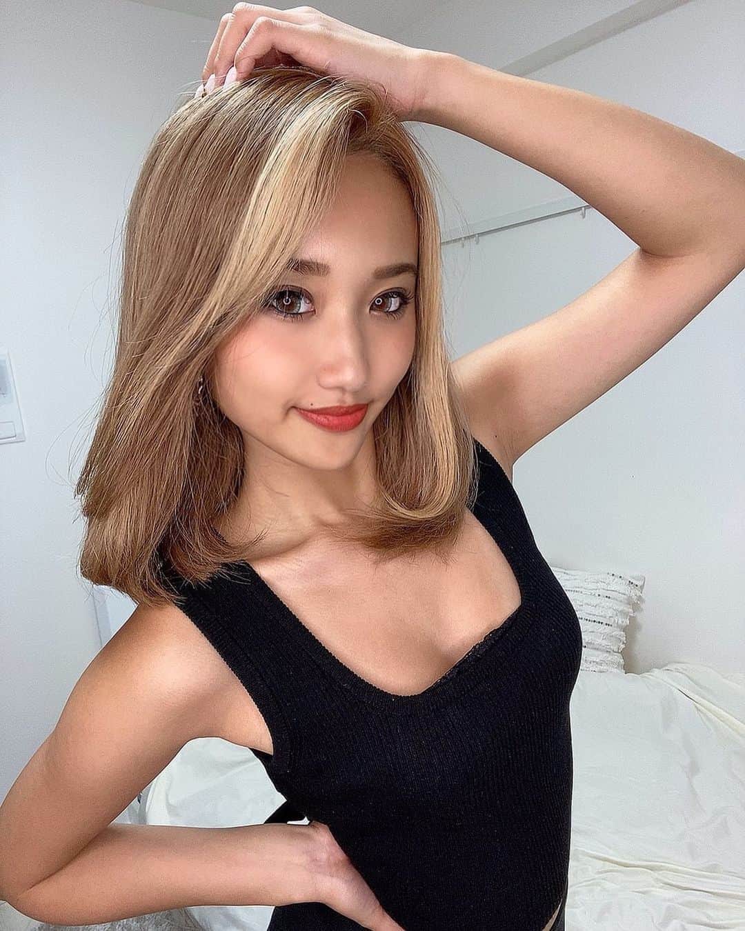 のインスタグラム：「肌すっごい焼けたの🥰🥰 . #cjd #cyberjapan #cjd_elena #サイバージャパン #elena #new #新人」