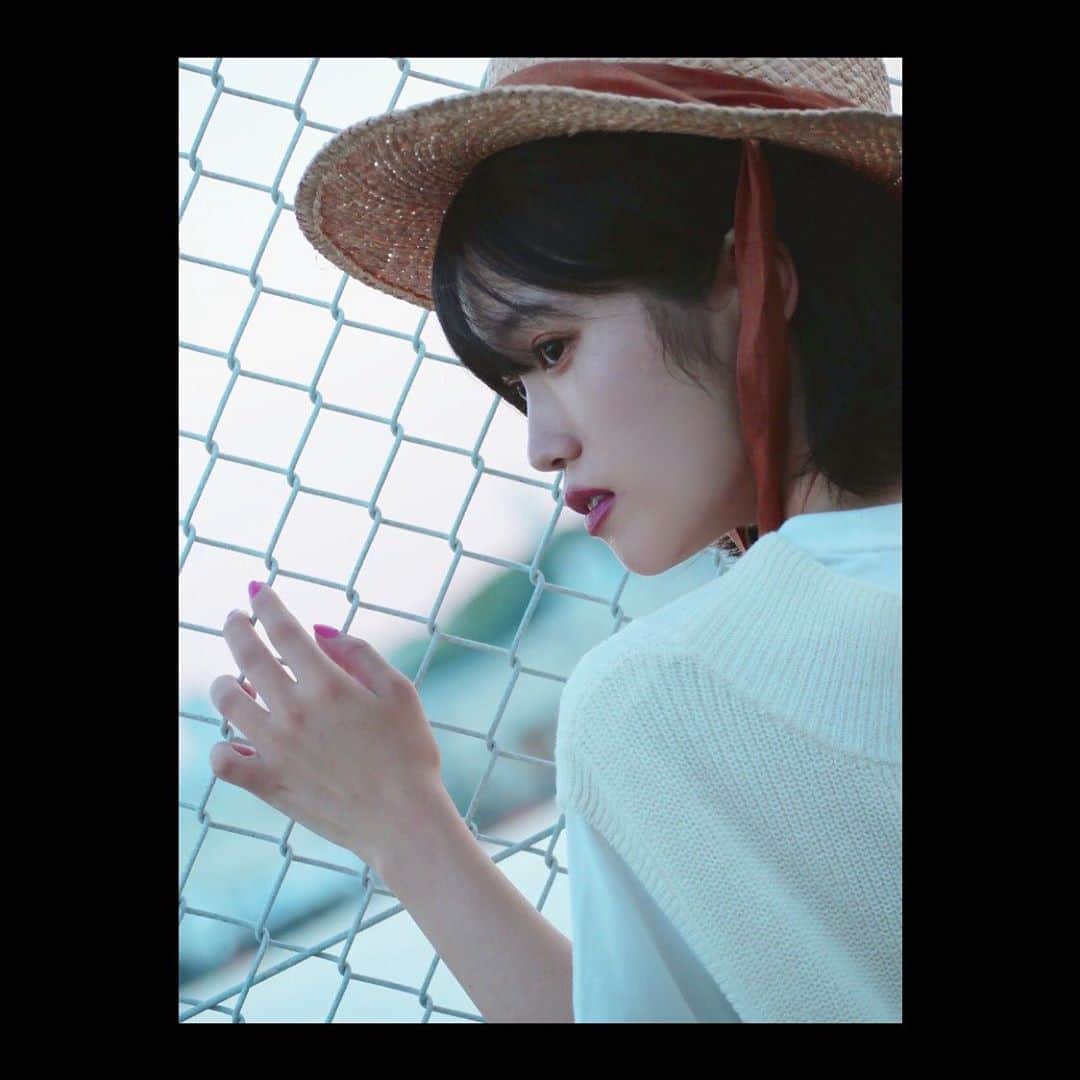 美山加恋のインスタグラム：「この夏初めてまつげパーマしました☺︎  元々まつげにこだわりはなかったんだけど、 パーマしてみると「こんなに違うんだぁぁ。。これからはちゃんとまつげに構ってあげよう…」って気持ちが芽生えました… たのしい。。  新井さんありがとう✨ @__mayuarai  @polar_eyelash  @sanai_resort」