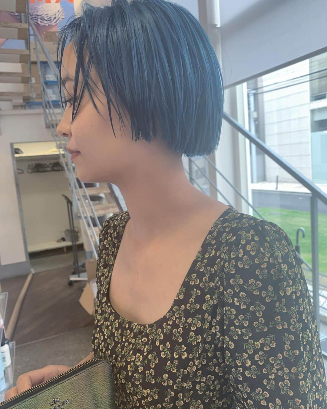 nanako itoさんのインスタグラム写真 - (nanako itoInstagram)「🥏🌎🦕💙 . #bluehair」8月27日 21時21分 - nanakoro