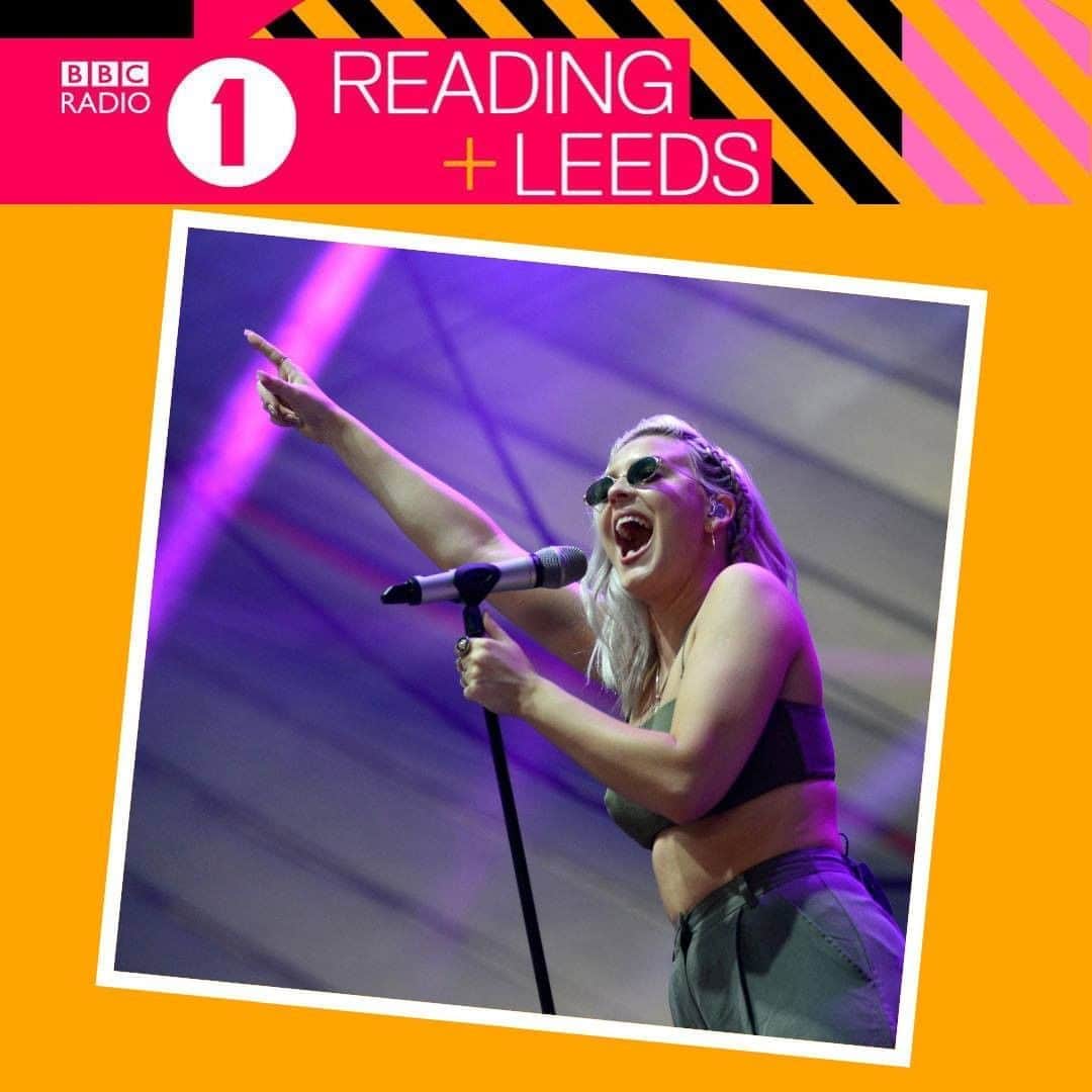 BBC Radioさんのインスタグラム写真 - (BBC RadioInstagram)「CIAO @annemarie 👋🏻⁣ ⁣ (but we're so not done with her @officialrandl performance from 2017) ⁣ ⁣ Catch it on @BBCiplayer this weekend!」8月27日 22時02分 - bbcradio1