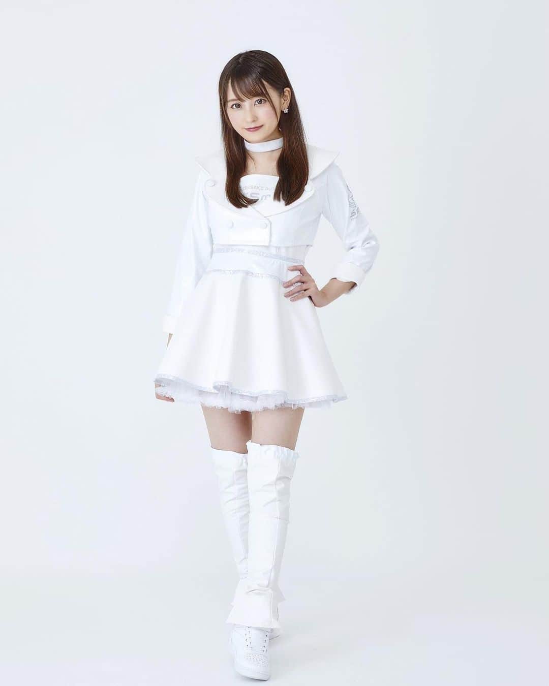 岬愛奈のインスタグラム：「. 🌸 ご報告 🌸 伊勢崎オートレース場 グリッドガールズ G★Smil 2020 １号車(白色)担当になりました♡♡ 応援よろしくお願い致します😊」