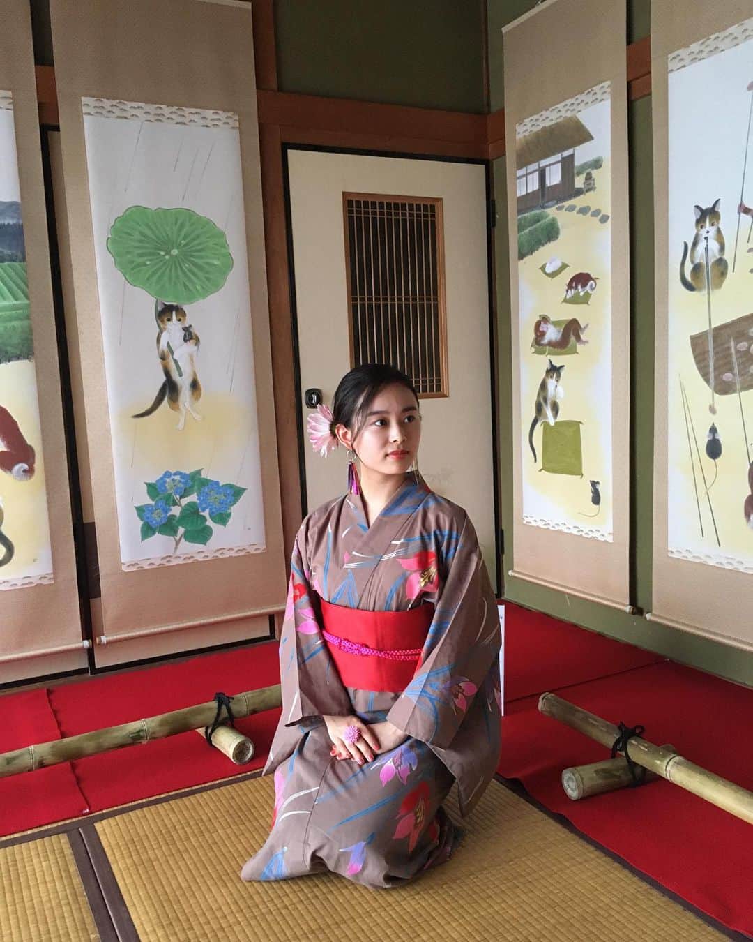のインスタグラム：「🎐👘🎐 ちょっと人里離れたところにある正寿院さんの風鈴祭りへ行って参りました〜  やっぱり浴衣と風鈴は夏の定番だねっ  天井画とハート猪目窓もいい感じ〜 ♡  目と耳で楽しい夏祭りでした🎐  #風鈴祭り #正寿院 #ハート猪目窓 #天井画 #浴衣 #京都 #furin  #windbell  #yukata #Kyoto #Kyotojapan #Shoujuin #rediscoverjapan」