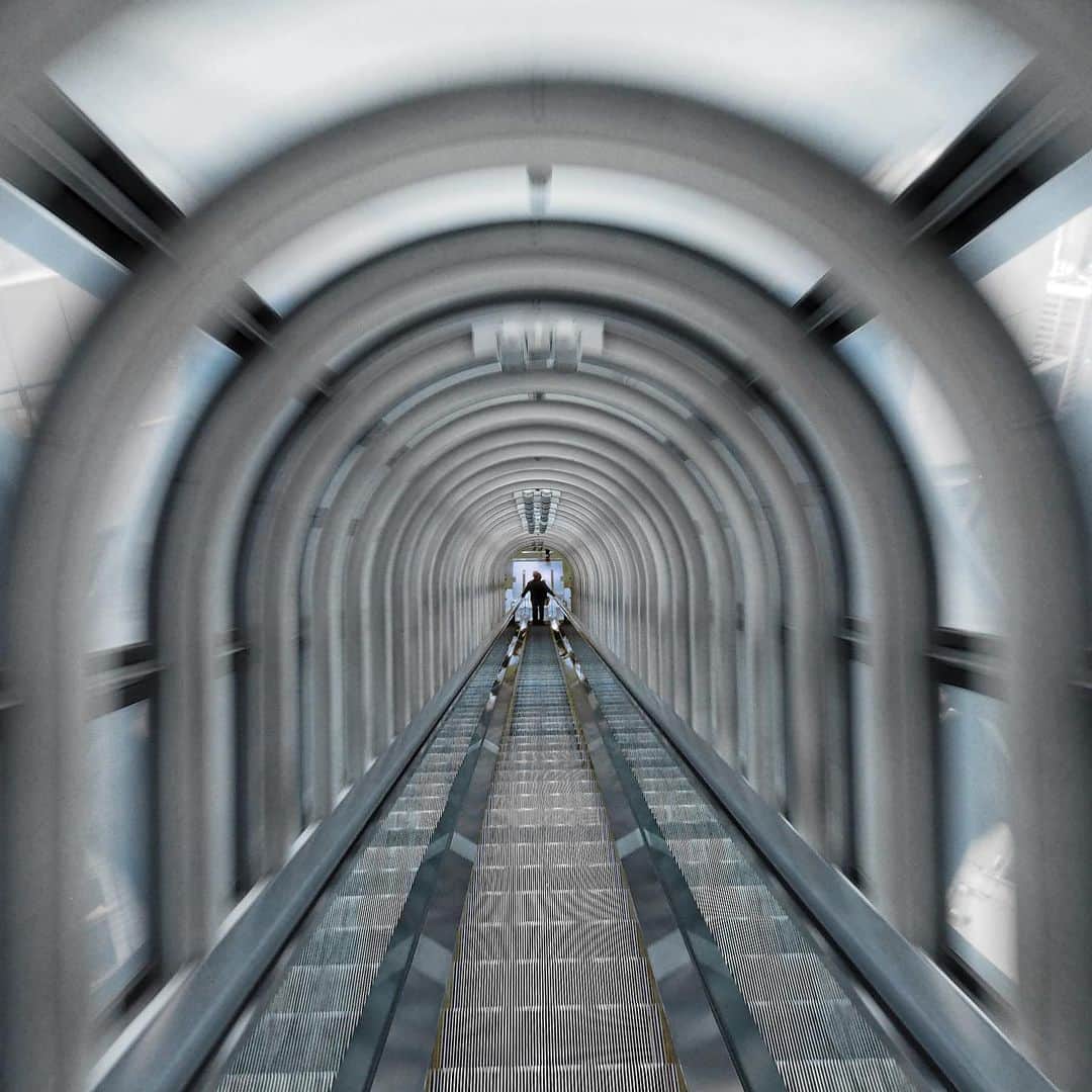 All Nippon Airwaysさんのインスタグラム写真 - (All Nippon AirwaysInstagram)「Unique, stunning, and dreamy. Trade in your current view for this inspiring sight from Umeda Sky Building, perched 170 meters above Osaka. #UmedaSkyBuilding #Umeda」8月27日 22時18分 - allnipponairways