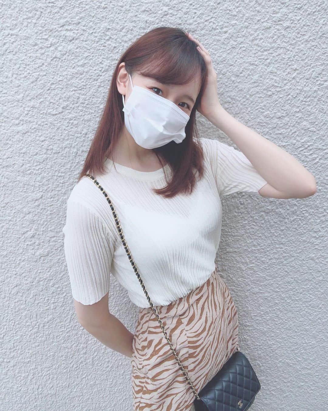 大段舞依のインスタグラム：「﻿ ﻿ あっっちぃぃ〜！ 水分たくさんとってね☀︎☀︎﻿ ﻿ ﻿ #暑い #熱中症 #気をつけて #💕﻿ ﻿」