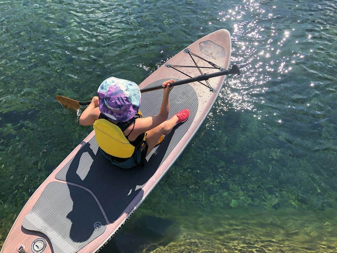 今井胡桃さんのインスタグラム写真 - (今井胡桃Instagram)「初SUP🚣🏼‍♂️🌿 天気も良くて楽しすぎた〜 体幹も鍛えられるし気持ち良いし最高すぎ👏🏼  @fuckintosh0120 さんありがとうございました👍🏼  #yuzawabase #sup #souyustick」8月27日 22時31分 - kurumi924