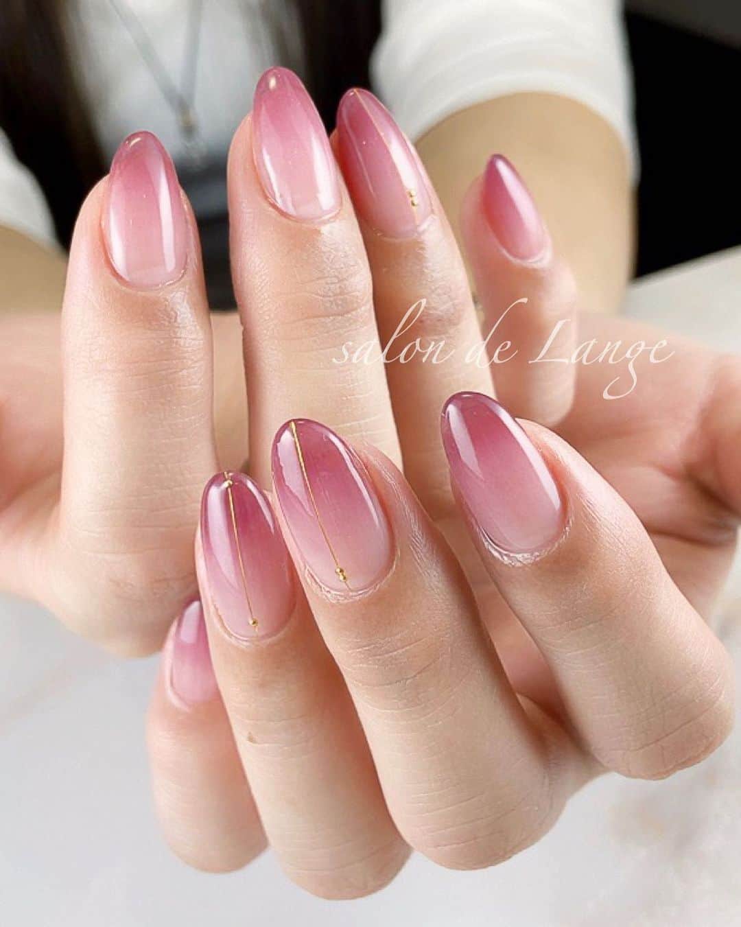 salon de Langeのインスタグラム：「☻* 先月からのおかわりネイル﻿ ﻿ ﻿ ウルウルのお手元に﻿ うっとり♡﻿ ﻿ ﻿ _______________________ ﻿ ﻿ ✽.。salon de Lange * .✽﻿ （ ｻﾛﾝﾄﾞﾗﾝｼﾞｪ ）﻿ ﻿ ﻿ ⇩ｽﾀｯﾌ ｲﾝｽﾀｸﾞﾗﾑ⇩﻿ @lange_staff ﻿ ﻿ ◼︎ご予約は﻿ ①📲090-7044-7721﻿ ②salondelange2019@gmail.com﻿ （staff ｲﾝｽﾀのﾄｯﾌﾟﾍﾟｰｼﾞから📩）﻿ ③ﾈｲﾙﾌﾞｯｸ ｱﾌﾟﾘから💅﻿ ﻿ ﻿ 名古屋市中村区名駅3丁目23-6 ﻿ 第二千福ビル3階 🚃名古屋駅から徒歩7分﻿ ﻿ ﻿ #minakoyama ﻿ #salondelange ﻿ #サロンドランジェ﻿ #みーみ﻿ #児山未奈﻿ #艶ネイル﻿ #爪に優しいジェル﻿ #パワーベース﻿ #nails﻿ #nailstagram ﻿ #名古屋ネイルサロン ﻿ #名駅ネイルサロン ﻿ #オフィスネイル﻿ #ジェルネイル﻿ #naildesign﻿ #大人ネイル﻿ #名古屋ネイル﻿ ﻿ ﻿ ﻿」