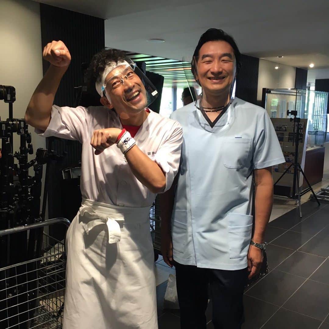 池田鉄洋のインスタグラム：「アンサングシンデレラやってます！　見てね！  #鹿児島学園#迫田孝也#コントのツッコミ担当って特にポーズがないよね。」