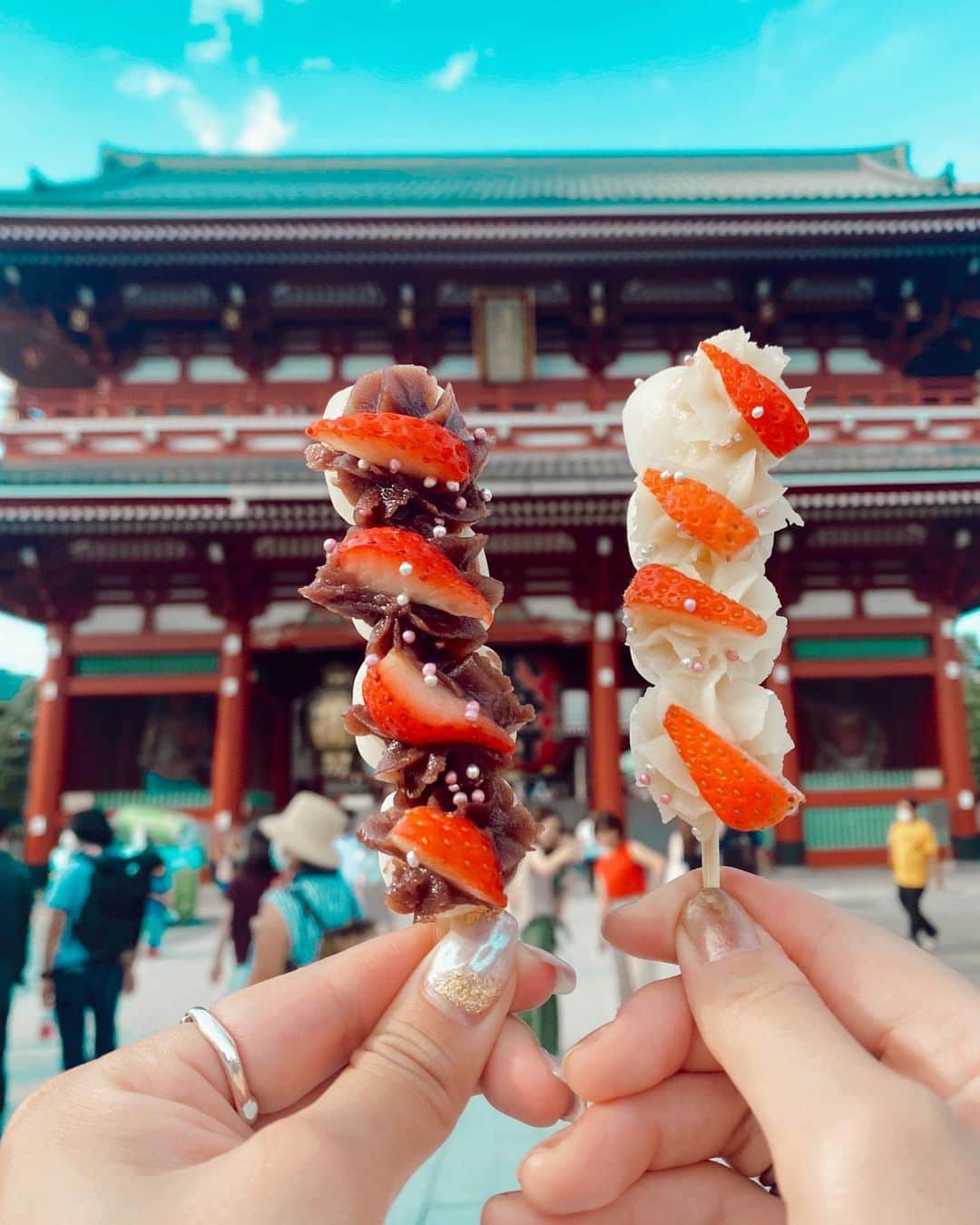 SEIKAのインスタグラム：「🍡﻿ ﻿ 可愛いお団子💕﻿ こしあんとみるく🍼﻿ 　﻿ ﻿ ﻿ #浅草 #浅草観光 #東京観光 #東京 #浴衣 #浴衣ヘアアレンジ #浅草着物レンタル #浅草巡り #浅草そらつき #そらつき #雷門 #浅草デート #食べ歩き #浅草寺 #kawaiifood #20代女子 #インスタ映え #東京散歩 #浅草食べ歩き #和装 #着物ヘア #加工方法 #genic_japan #genic_mag #japan #tokyo #asakusa #기모노 #japanesestyle #yukata﻿」