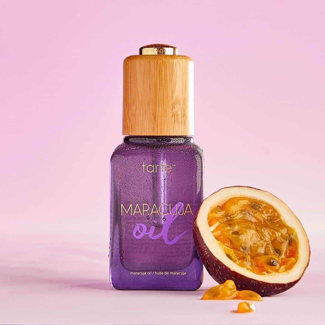 Tarte Cosmeticsさんのインスタグラム写真 - (Tarte CosmeticsInstagram)「Skin feeling dry & dull from being stuck indoors? 😫 Give it a boost with our maracuja vegan oil 🌸 This 100% cold pressed oil is packed with vitamin C 🍊 for firmer, brighter, smoother looking skin @sephora #crueltyfree #rethinknatural #veganbeauty #juicyskinisin #flowerpowered」8月27日 23時30分 - tartecosmetics