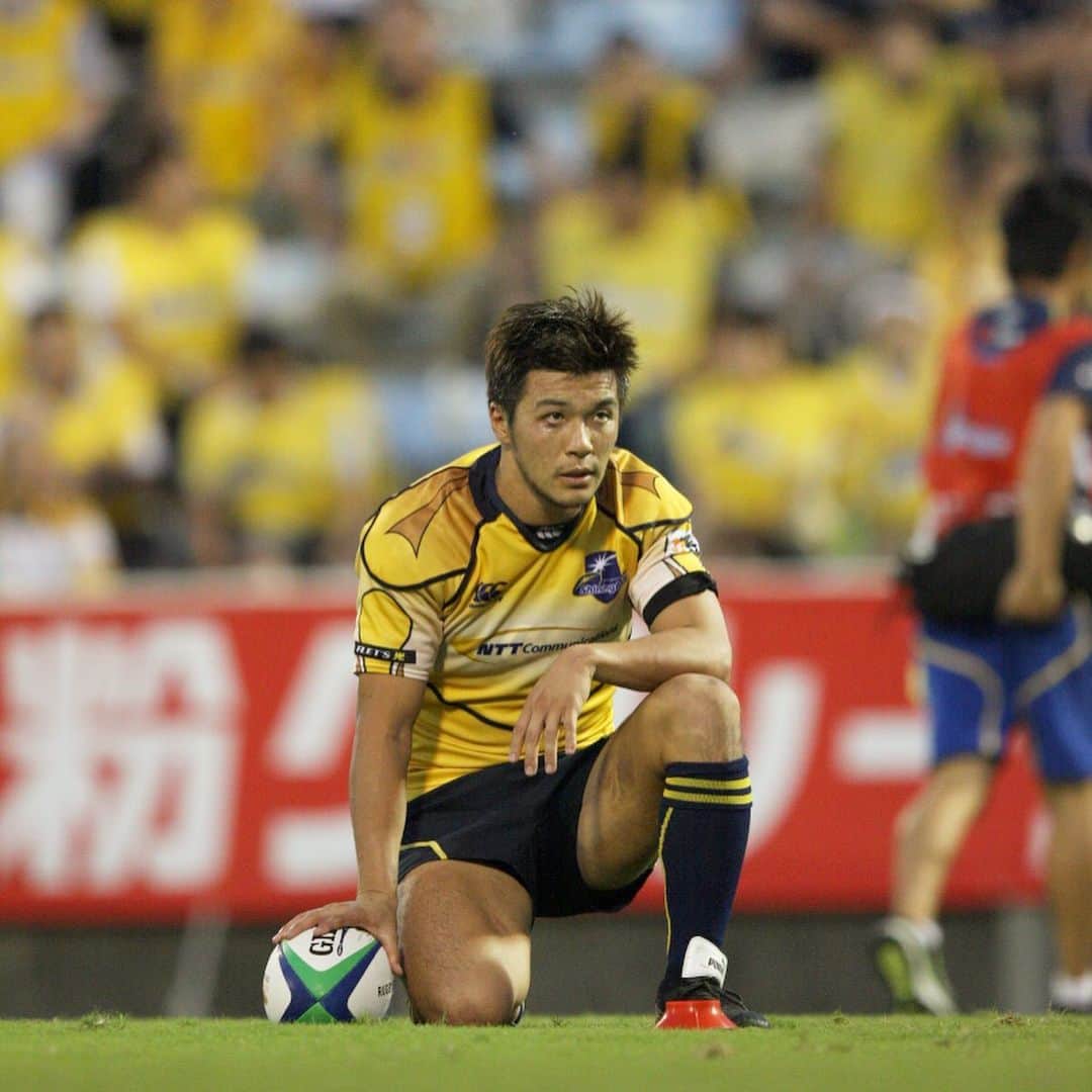 君島良夫のインスタグラム：「▽トップリーガーの自分に言いたいこと  ・ラグビー選手としてだけでなく、人間としての価値を高めろ。生き方を見直せ。  ・将来どうしていくのか、考えるだけじゃ始まらない。行動が足りない。  ・終わりは突如訪れ、チームを去る日が来る。海外への道を選んだのは最高の選択。  - Build your value not only as a rugby player but also a human. Face yourself.  - Think about your future after rugby carrer. Change before you have to. Move.  - You will leave NTT someday. Thats a path everyone goes through. No worries, you will make the best choice going out to overseas.」