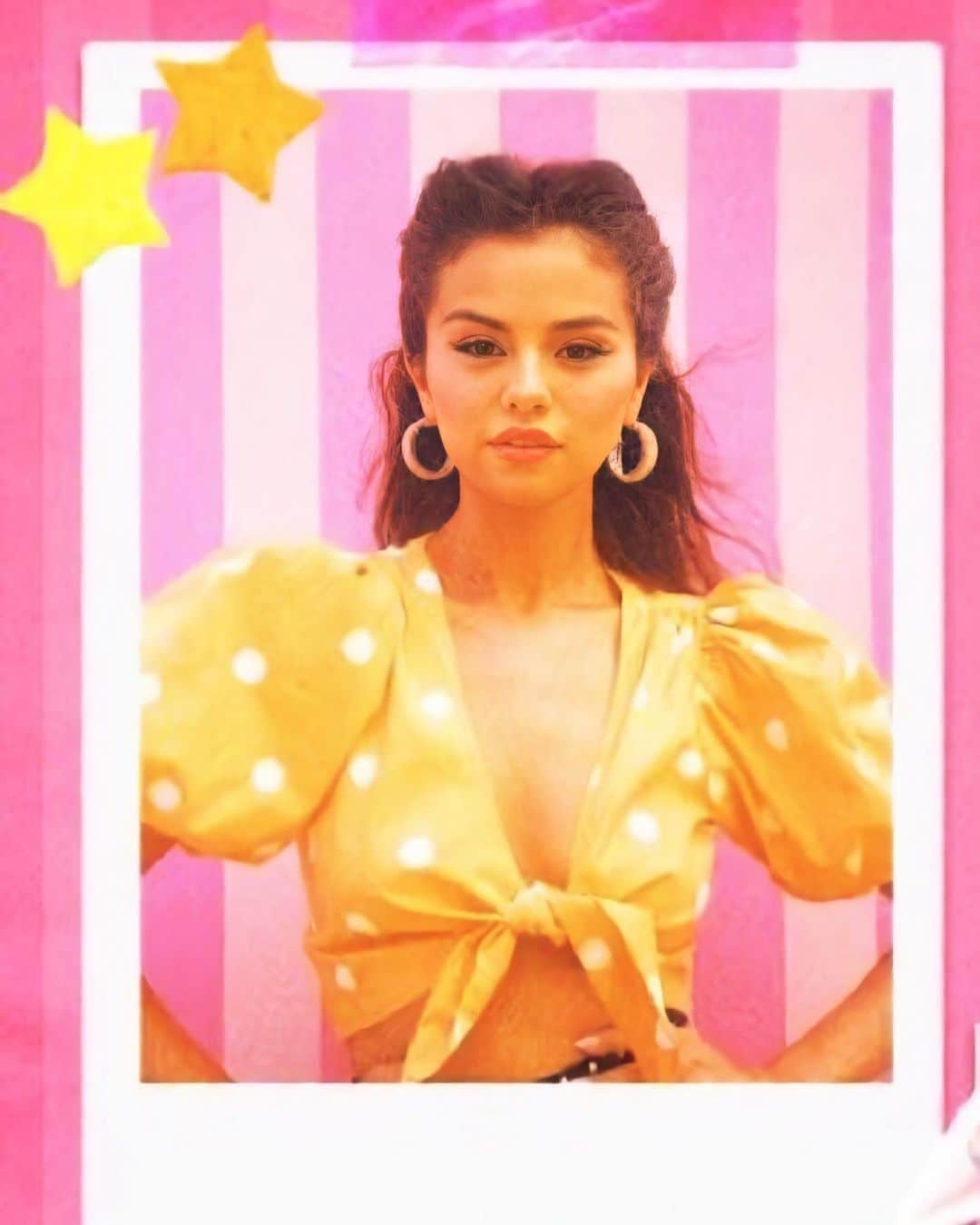 Always With Selenaのインスタグラム：「look at her NOW」