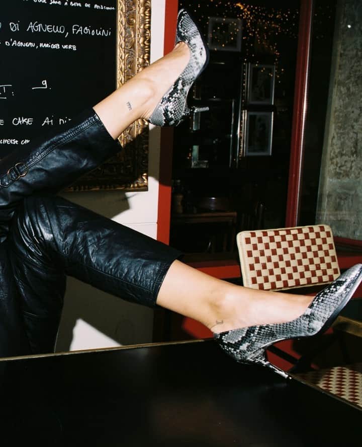 フリーランスさんのインスタグラム写真 - (フリーランスInstagram)「Conçus pour un usage au quotidien, les escarpins Jamie vous offrent une cambrure modérée.⁠ ⁠ #FreeLance #PieceOfArt #Fashion #PassionShoes #ShoeLover #MadeInFrance #ShoeLife #FW20 #NewCollection #Automne #Hiver」8月28日 0時01分 - freelance_paris
