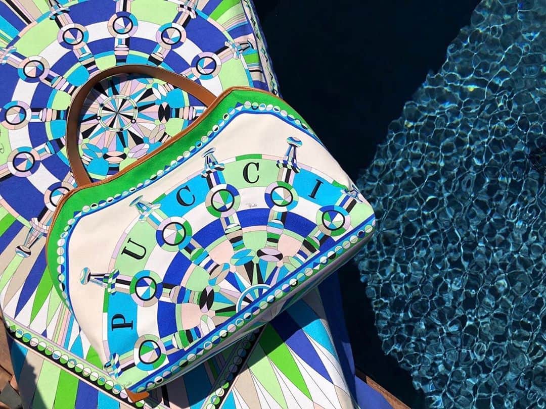 のインスタグラム：「Wherever you are, experience a special getaway through the summery spirit of our Maisons.   Discover The Baia Bag by @emiliopucci. Named after the Caribbean archipelago, The Baia Bag is a vibrant iteration of nautical elements: the perfect Pucci flair for your chic summer escapes.  #LVMH #EmilioPucci」
