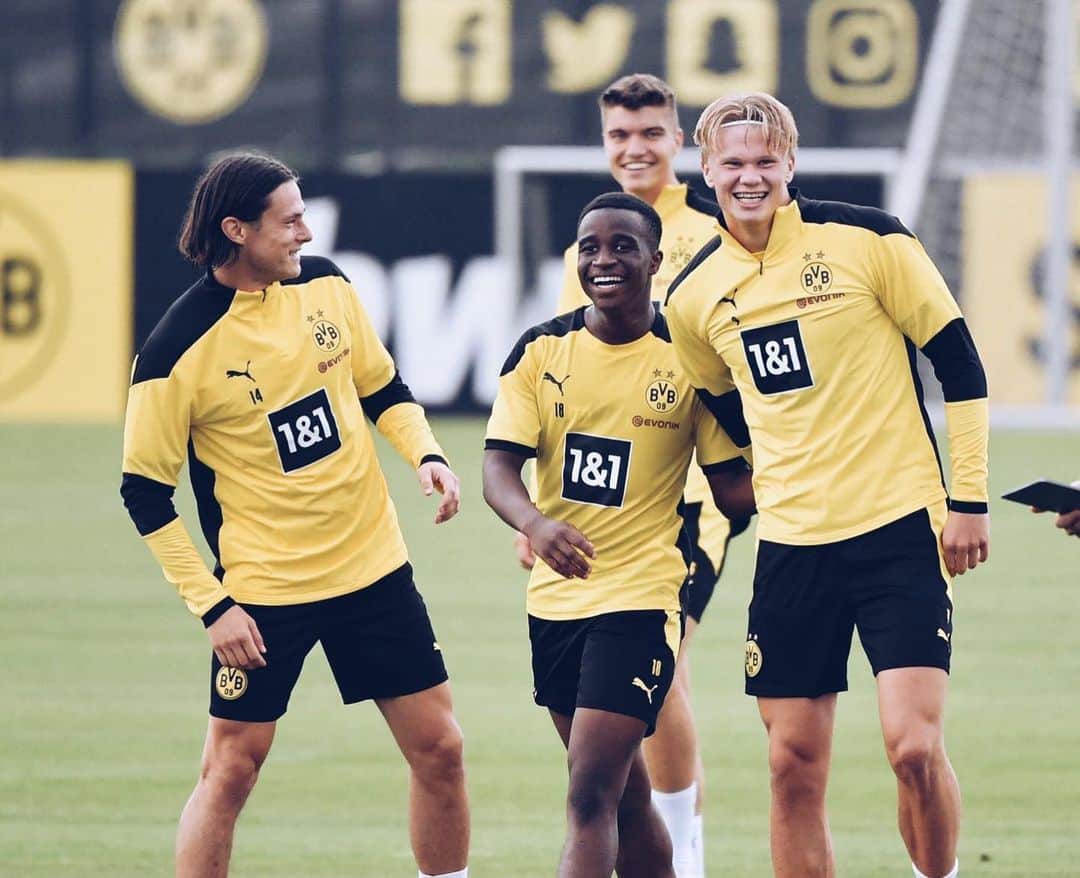 ニコ・シュルツのインスタグラム：「Training ✅ #bvb」