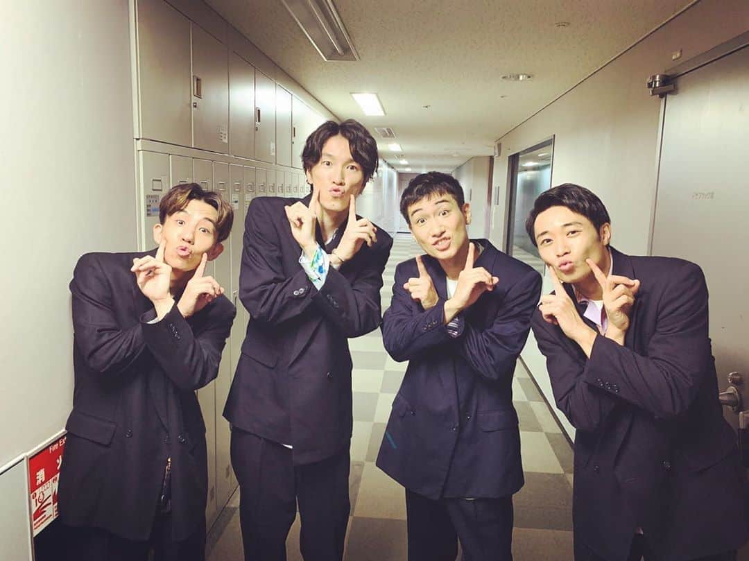 Kazuki Hamamotoのインスタグラム：「櫻井・有吉 THE夜会 楽しかった〜！ ぺこぱさんご協力ありがとうございました！ 昨日のFNSとのギャップが凄まじいネタでしたが、どちらも楽しい〜！  明後日に迫ったNAMAHOSHOWもものすごいバリエーションの作品のオンパレードです！ まだチケット買ってないや、、というあなた！ いつ買う？？ 今です！！笑 是非たくさんの方に見ていただきたい🙇 よろしくお願い致します！」