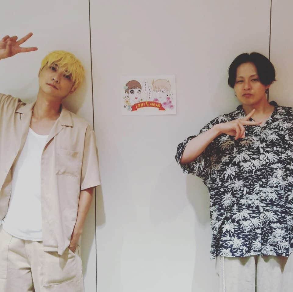 荒木宏文のインスタグラム：「本日もありがとうございました！ 冒頭に音声トラブルあったし、フリートークでポンポン話して深掘り出来なかったから、また聞きたい内容部分あったら言って下さい。 トークテーマとして次回以降にまた話します。 きっとw #ズキアラ #トキめきHERO場」