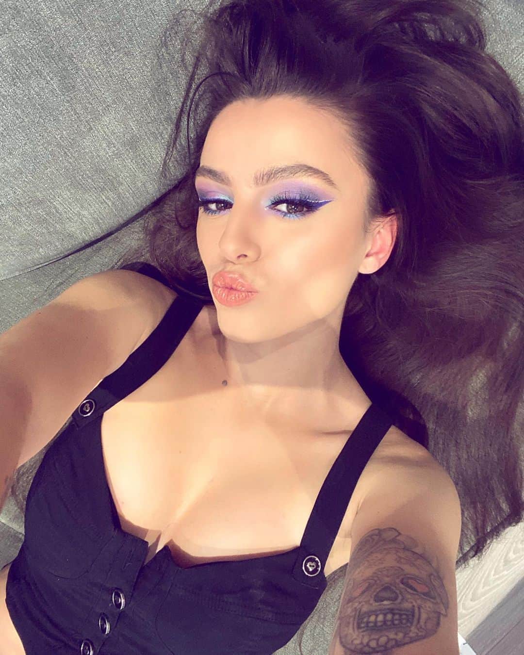 シェール・ロイドのインスタグラム：「💜」