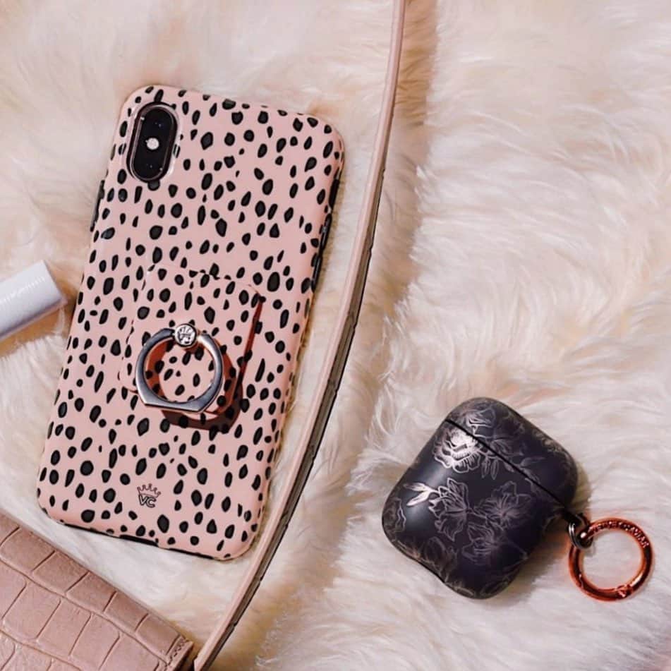 VELVETCAVIARさんのインスタグラム写真 - (VELVETCAVIARInstagram)「Let out your wild side with the Spotted Nude #CheetahCase! It's a whole mood! 🐆#velvetcaviar」8月28日 1時07分 - velvetcaviar