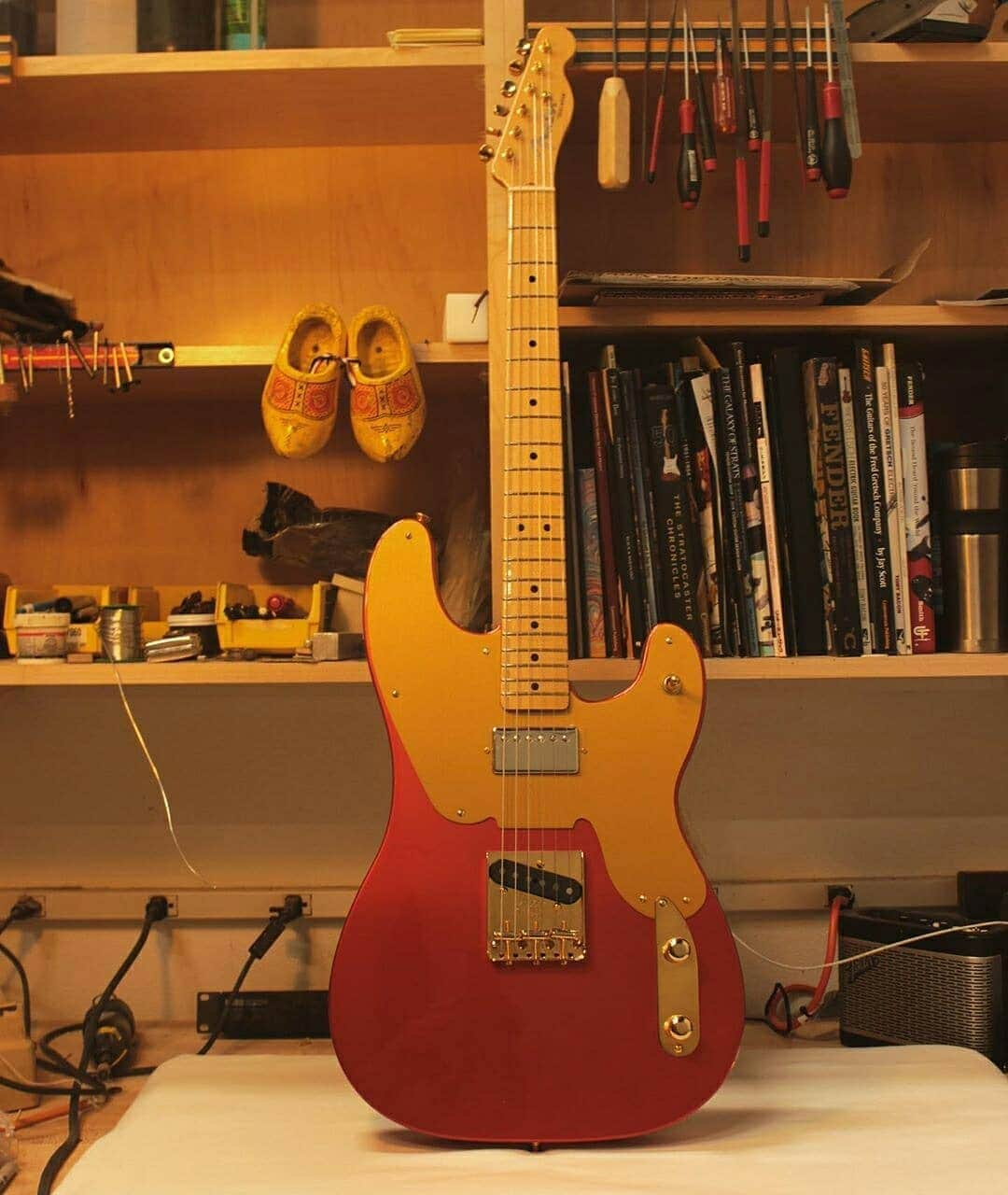 Fender Guitarさんのインスタグラム写真 - (Fender GuitarInstagram)「You dream it we build it! A Candy Tangerine '51 Precision Bass / '51 Telecaster hybrid, fresh from the bench of @fendercustomshop Master Builder, @vincevantrigt_fender.」8月28日 1時11分 - fender