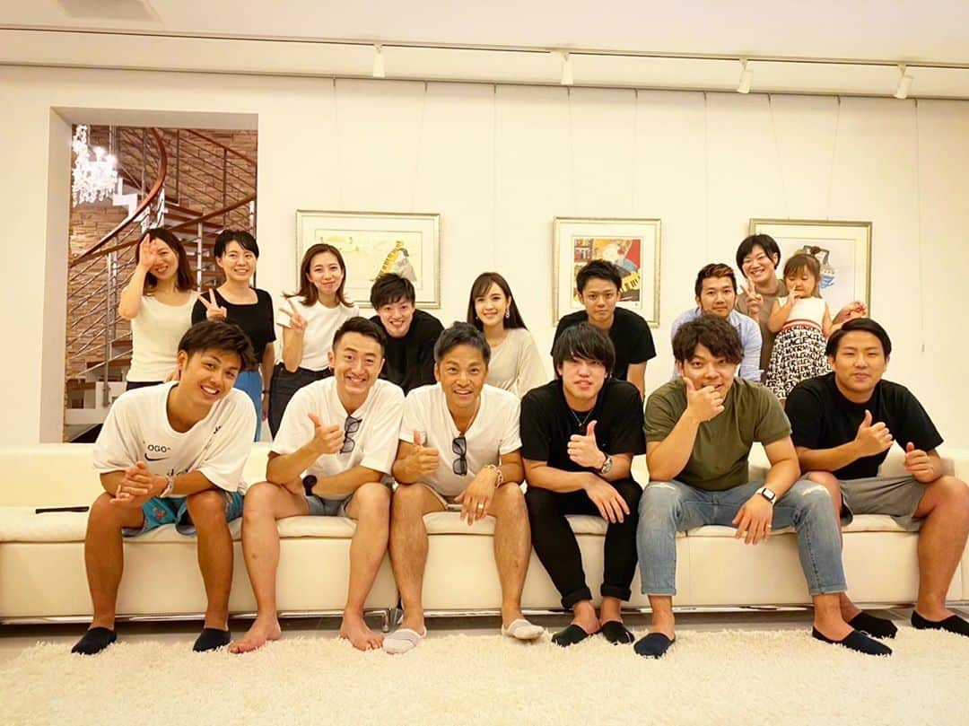 美容整体師川島さん。のインスタグラム：「9月の予約も満員なりました。 今月も精一杯、整体でみなさんを 魅了できるように最高の状態で 挑ませてまいります。 . よろしくお願いします. . #整体Filament #整体 #小顔矯正 #川島悠希」