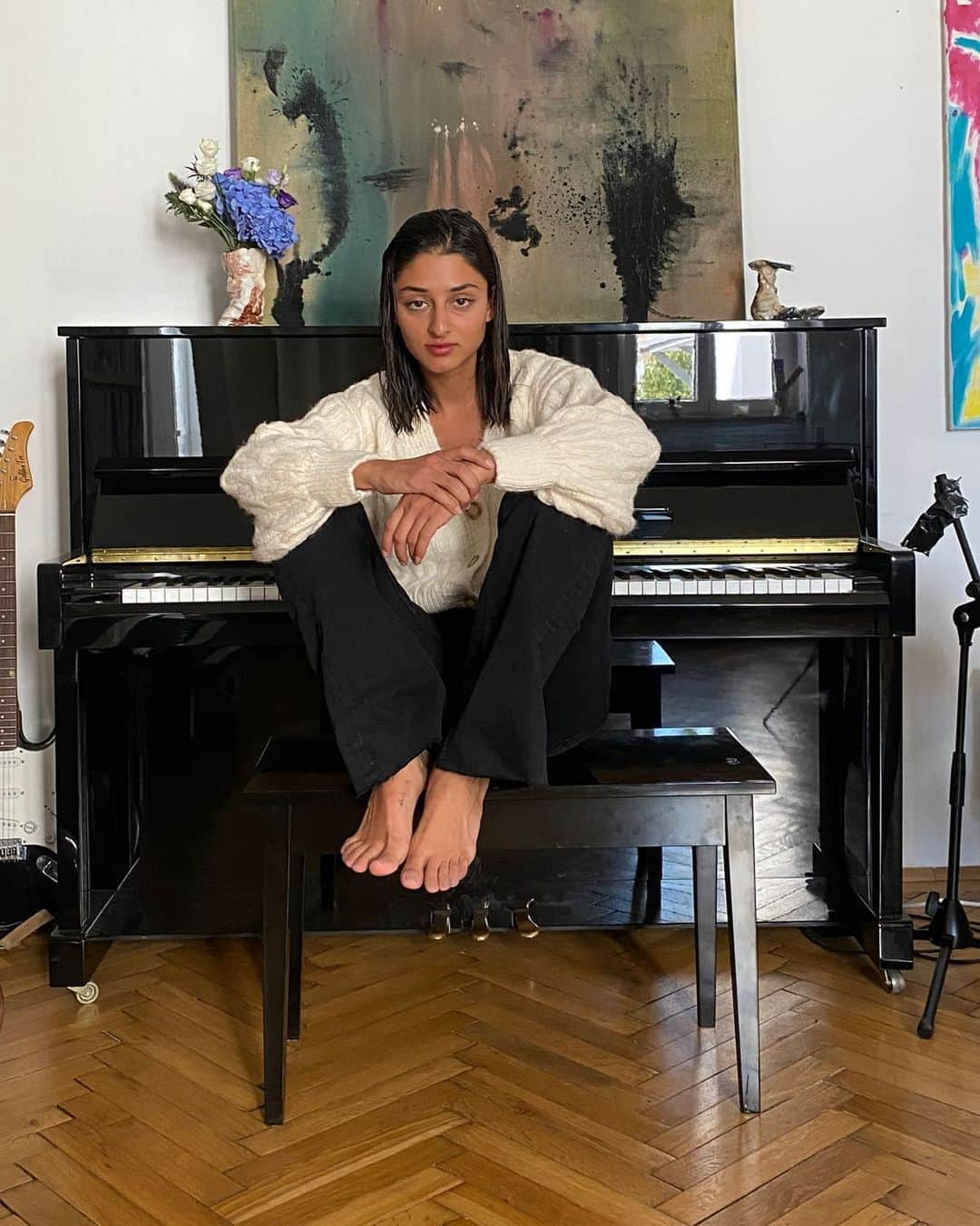 MANGOさんのインスタグラム写真 - (MANGOInstagram)「HOME SESSIONS • We have the best plan now you’re back from your holidays: join @sofieroyer and her dreamy synth pop this Saturday 29 August at 8.30 pm GMT+2 in a concert via our Instagram Live, where she will be playing some songs from her recently-released album ‘Cult Survivor’ (@stonesthrow).  #MangoLifestyle」8月28日 1時44分 - mango