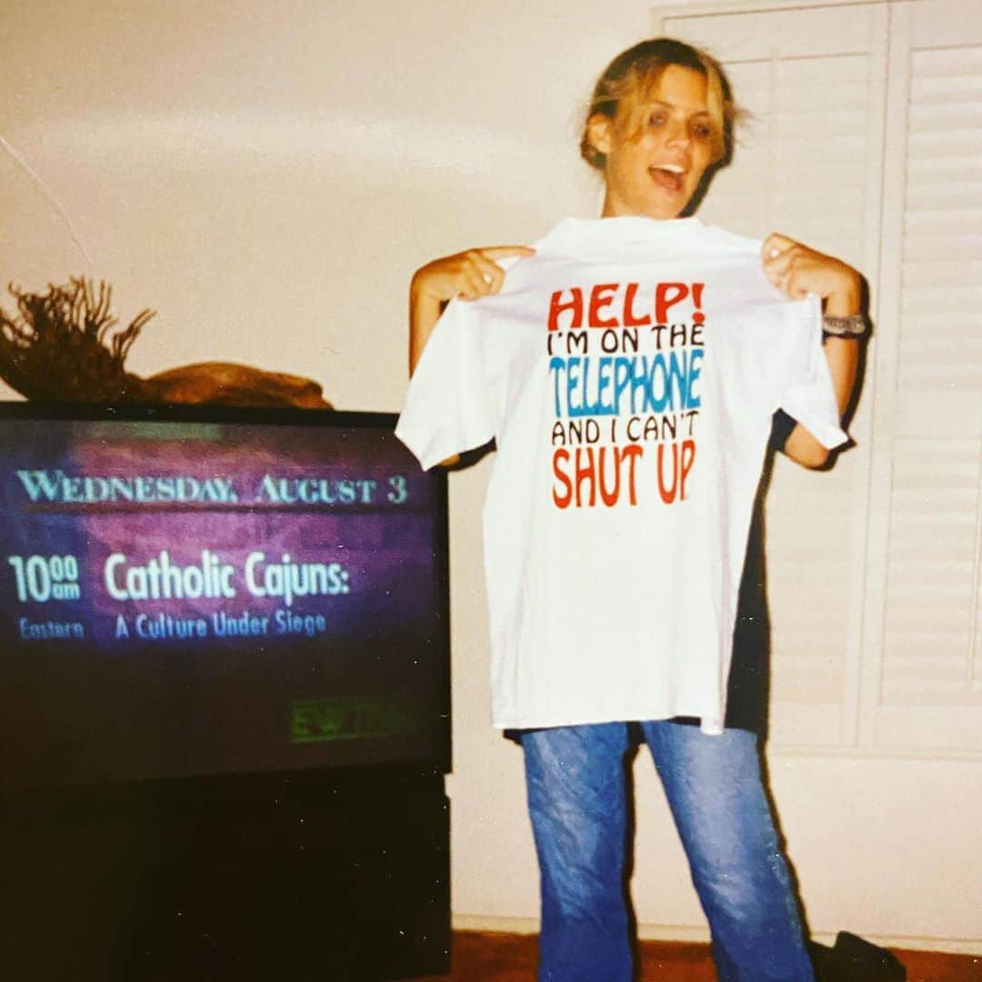 ビジー・フィリップスさんのインスタグラム写真 - (ビジー・フィリップスInstagram)「A lot to unpack in this #tbt circa 1994/5. Wish I still had this shirt, tbh.」8月28日 1時58分 - busyphilipps