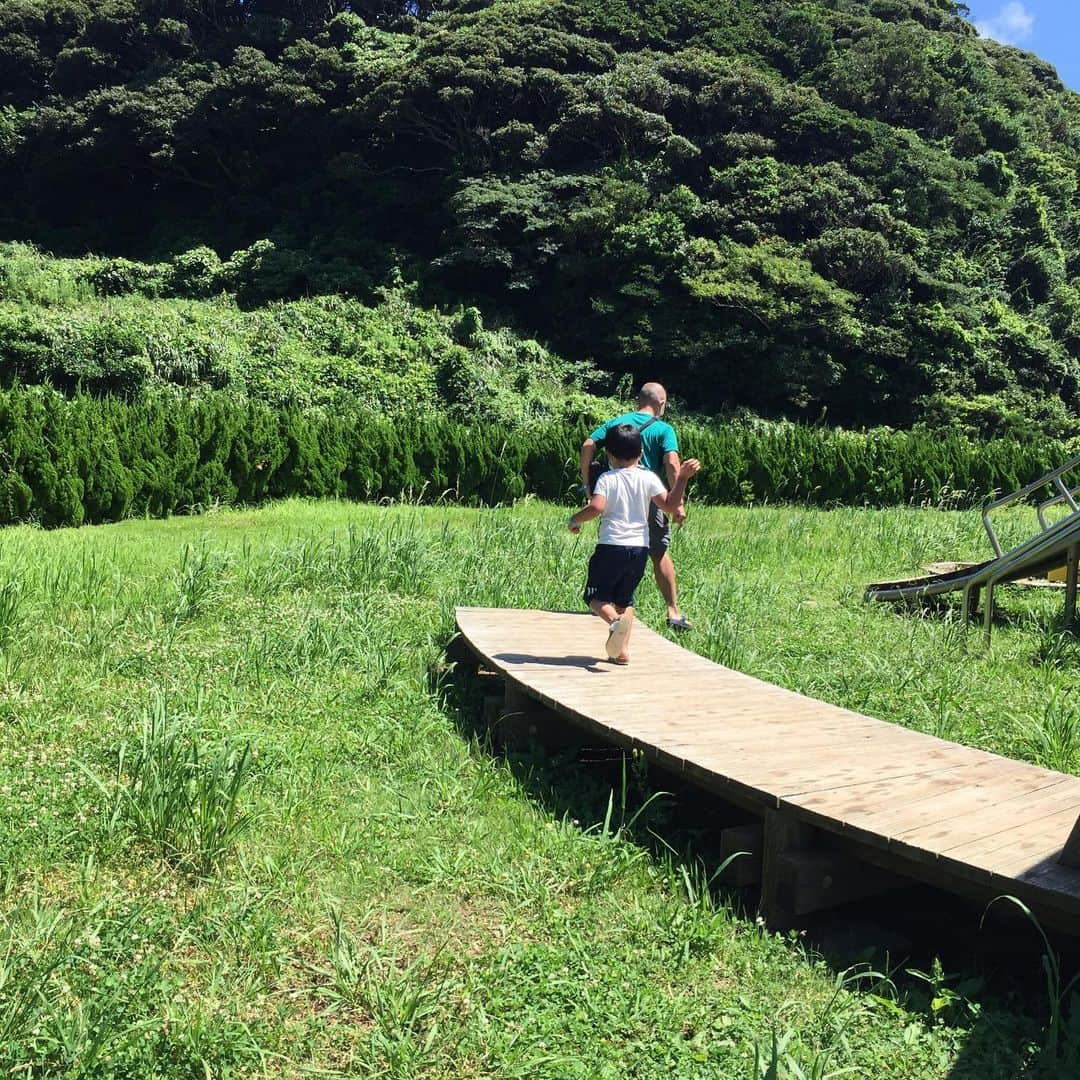 鈴木夏未さんのインスタグラム写真 - (鈴木夏未Instagram)「壱岐島イルカパーク 巨大なアトラクションというか遊具  イルカと触れ合うアトラクションまで 待ち時間がある間、たっぷり遊べる場所  遊びながら、 イルカさんたちと触れ合う場所も一望できます❤︎  自然が豊か 広くてめっちゃ楽しめました  ・ ・ ・ #壱岐島  #イルカパーク」8月28日 2時28分 - natyumisuzuki