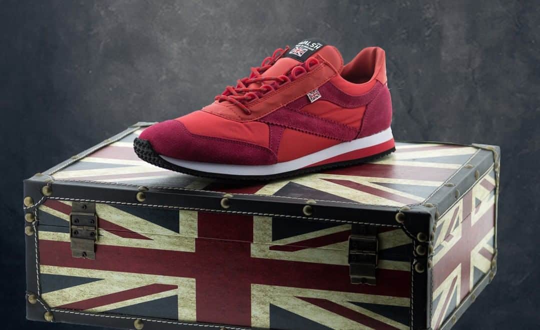 ウォルシュのインスタグラム：「Shop the Voyager Range Online at Walsh . . . #normanwalshuk #normanwalsh #britishmanufacturing #madeinbritain #ukmfg #shoes #footwear #sneakers」