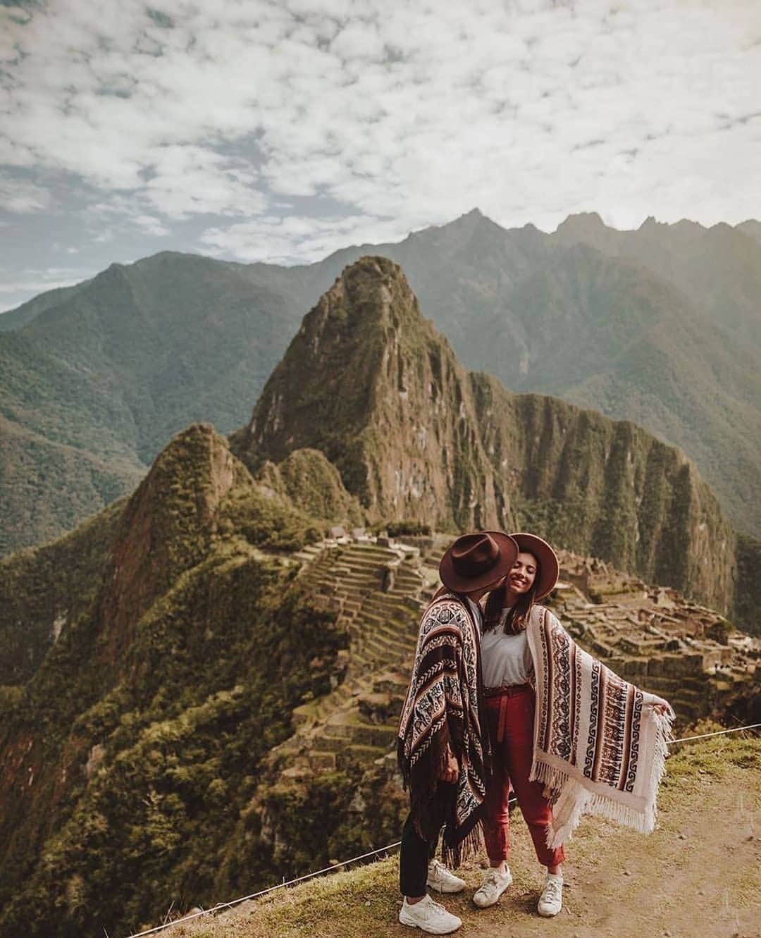 のインスタグラム：「One of the great places of the world... Enjoy Machu Picchu by @barodriigues and @igersperu 😍📸🙌❤️ #igerscusco #igersperu #igers」