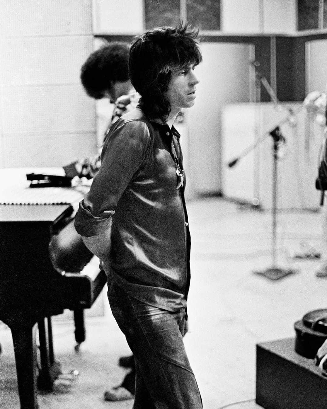 The Rolling Stonesさんのインスタグラム写真 - (The Rolling StonesInstagram)「“You don’t know until you’ve been there. I was used to working under this cloud of oppression and doom, and I would just get on with it. What was hopeful about Goats Head Soup was that the band was still together and managed to survive. But we had to learn on the run - what else is new?” - Keith Richards @officialkeef   Read the full interview feature in this month’s @mojo4music magazine. Goats Head Soup 2020 out September 4th - link in bio  #therollingstones #goatsheadsoup2020 #keithrichards #quote」8月28日 2時41分 - therollingstones