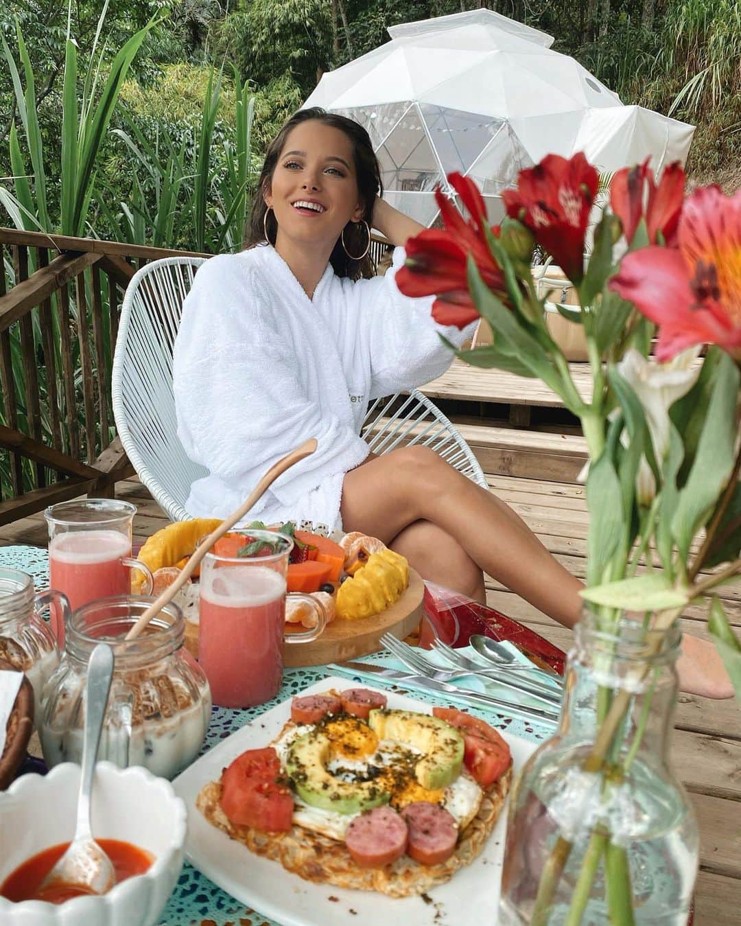 ミッチェル・オルベラのインスタグラム：「Definitivamente un lugar mágico para pasar con tu pareja!!!! Gracias @luna.glampingcolombia los mejores anfitriones ❤️🌙」